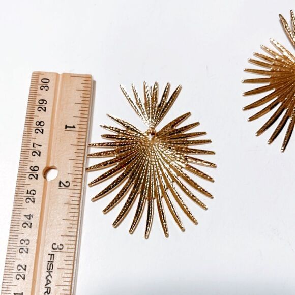 Sun radiant earrings - Picture 4 of 4